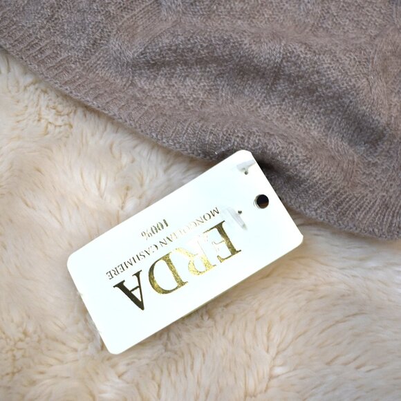 Erda 100% Cashmere Brown Scarf Soft Cozy Winter Essential NEW - Picture 4 of 8